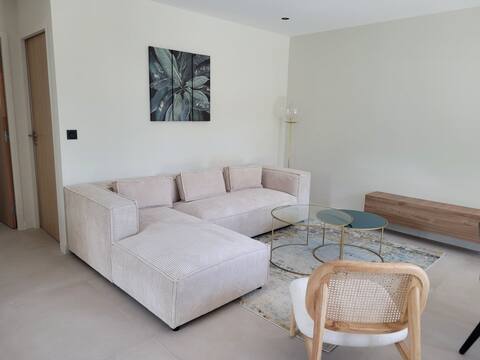 Charming villa for 4 pers. Garage & Terrace