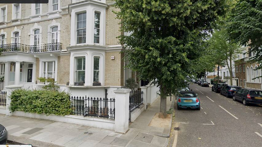 Modern and Luxury Chelsea Apt gallery image 4