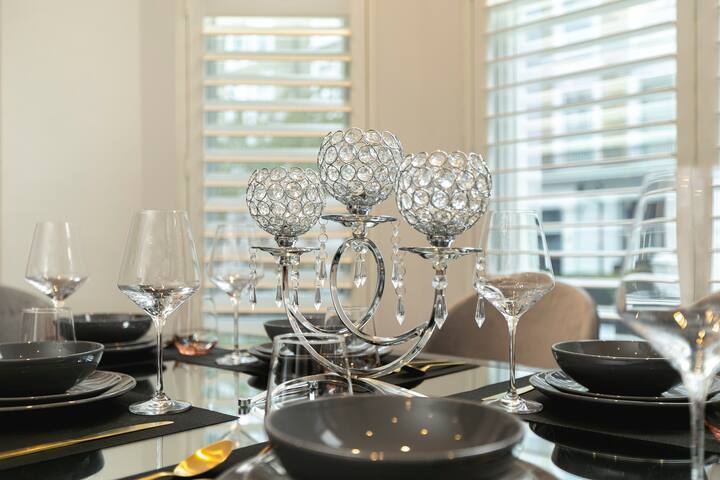 Modern and Luxury Chelsea Apt gallery image 5