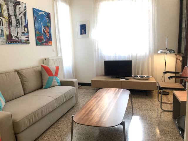 3 Unique Apartments – 1 Building – Rooftop! EP9GUT gallery image 3