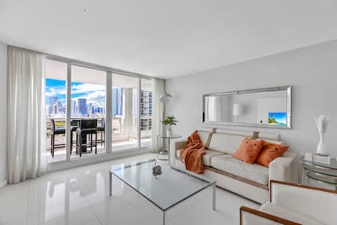 Popular Airbnb listing: Panoramic Views | Premium Amenities | StayCozy in Omni/Pac