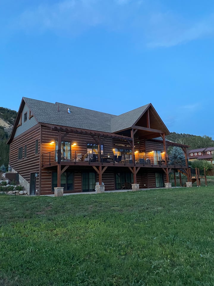 Absolutely Gorgeous New Home Outstanding Views! - Carbondale, CO