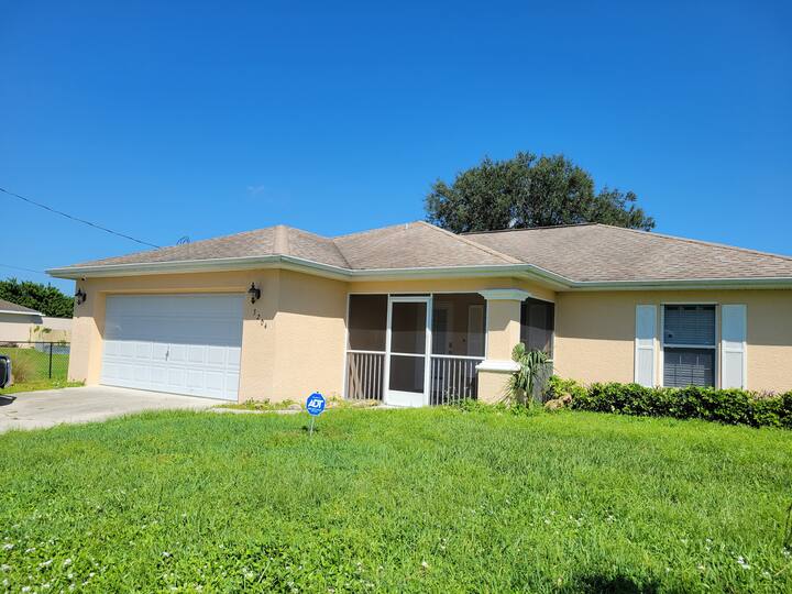 Relax and Recharge in Sunny Fort Myers, Florida. Vacation homes for