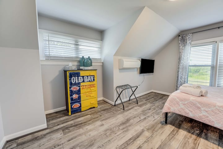 Bedroom #3  Second Floor, Queen size bed, Smart TV