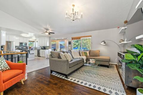 New Modern w Hot Tub Salt Lake City | Taylorsville