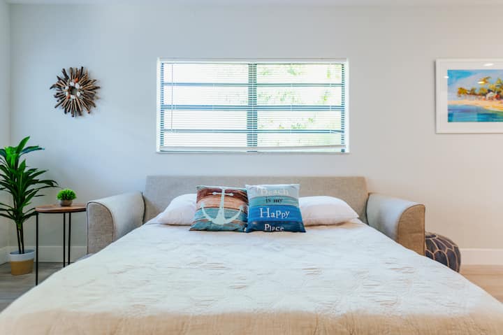 10 Min To Beach | Patio, Bbq & Private Lush Yard - Margate, FL