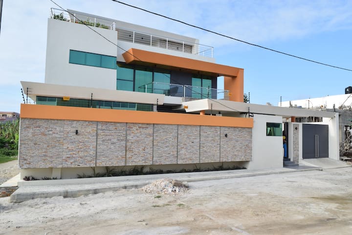 Magnifique Villa à Fidjrossè - Cotonou
