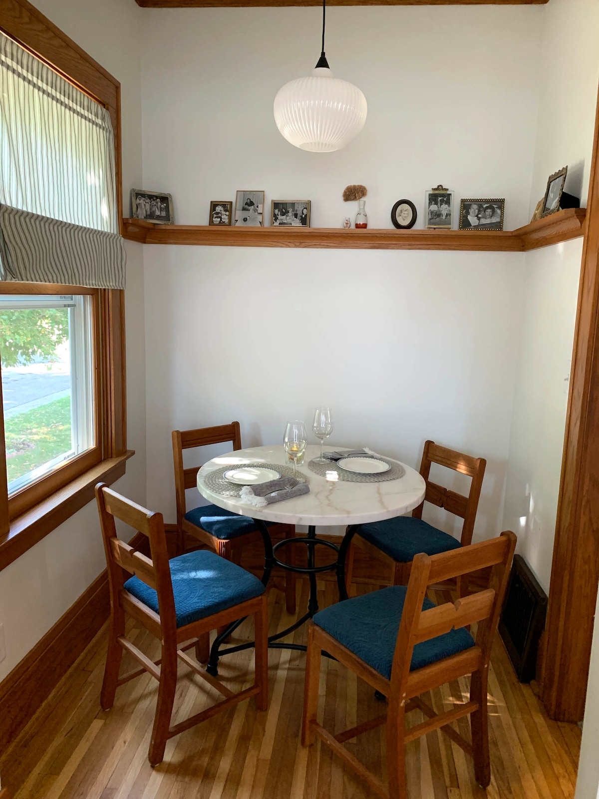 Entire Cottage Near Downtown St. Paul