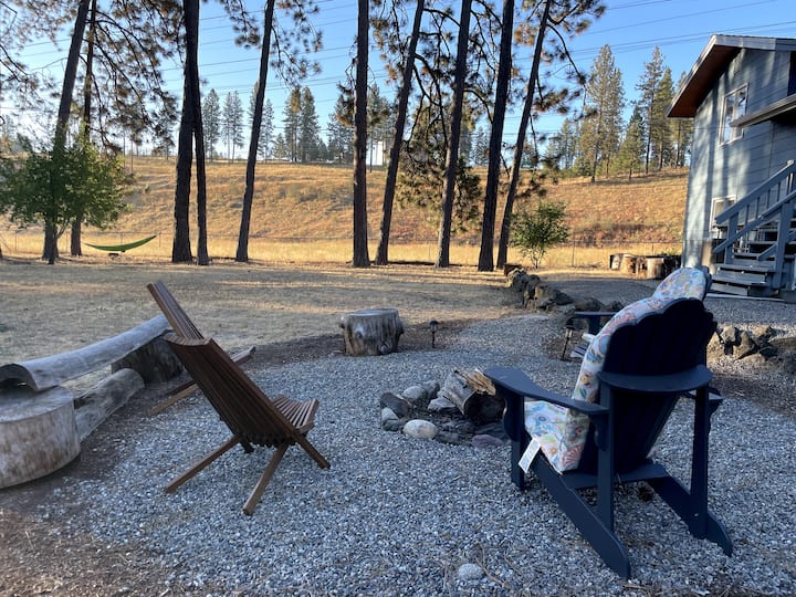 Quiet Retreat next to Trails and Whitworth U. Houses for Rent in