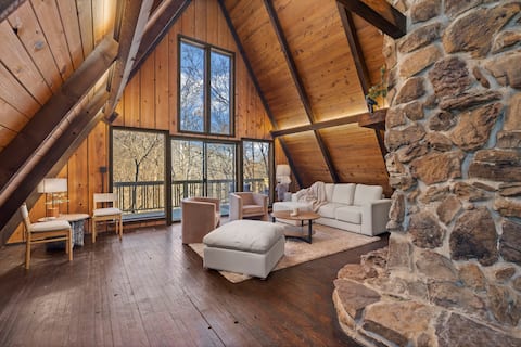 Top Rated Treehouse in the Ozarks w/Hot Tub