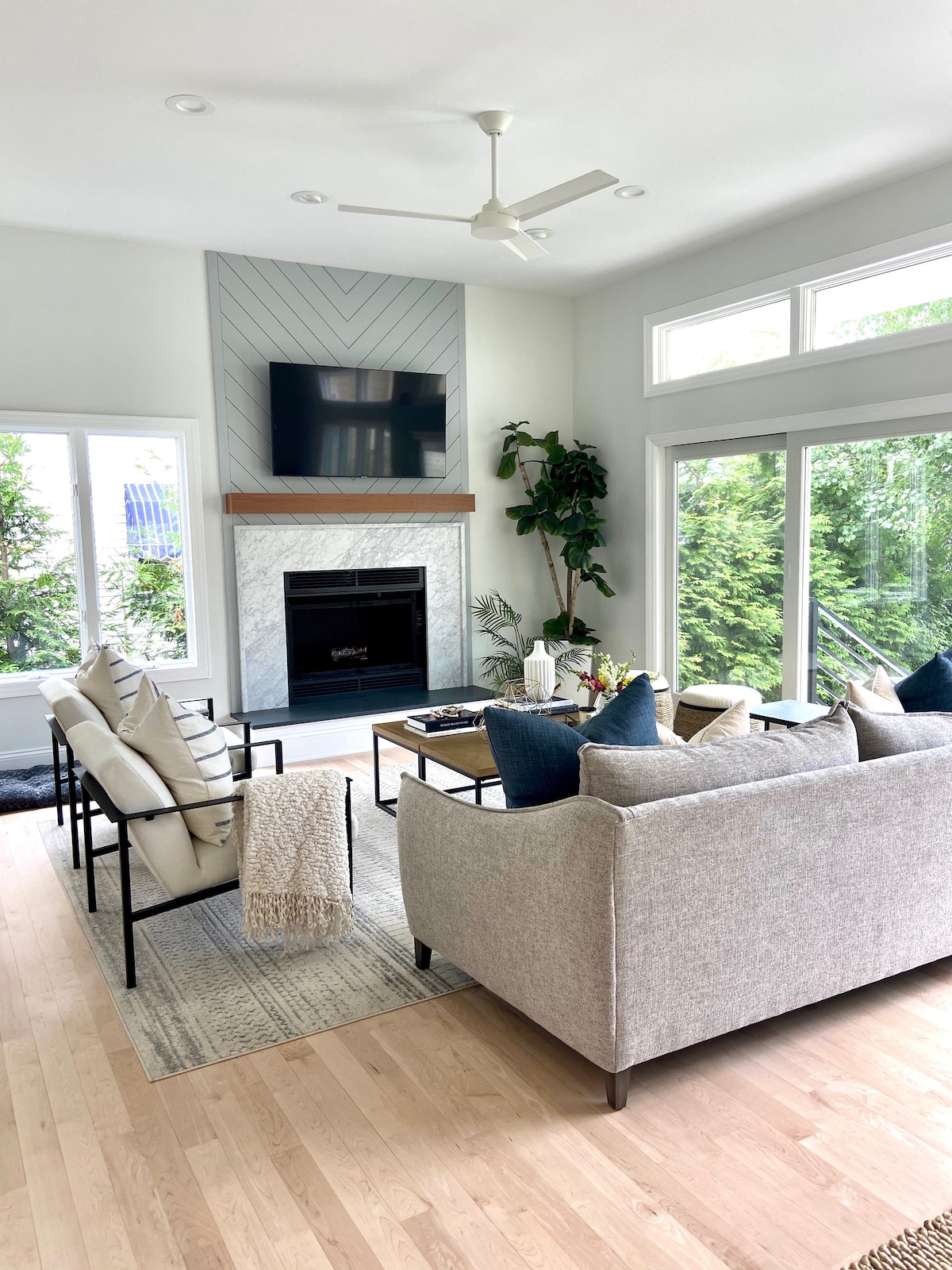 Luxe beach rental 3 min walk to beach w/ home gym Houses for Rent in