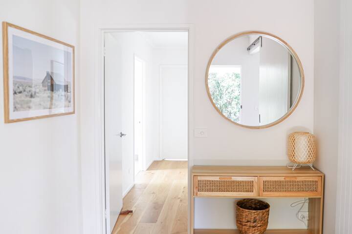 Fabulous 4 bedroom beach cottage in Point Lonsdale gallery image 3