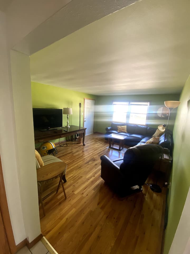 Lovely 2 Bedroom Rental Unit - Green Bay, WI