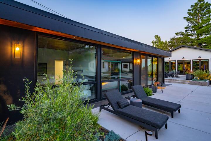 Serenity in Silicon Valley: Eco-Friendly w Pool gallery image 5