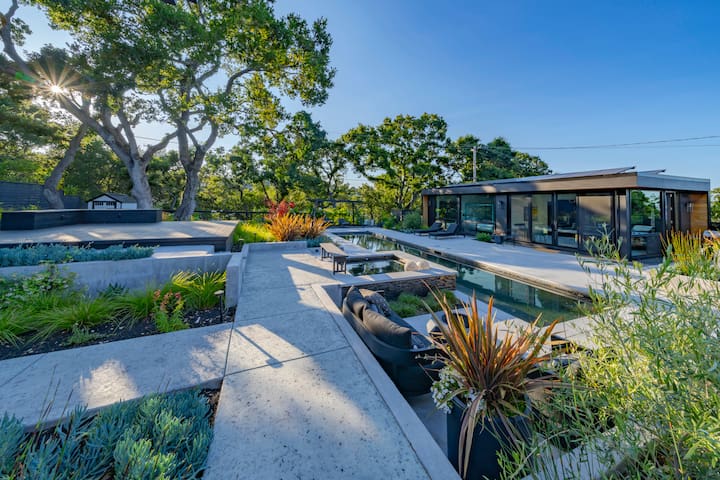 Serenity in Silicon Valley: Eco-Friendly w Pool
