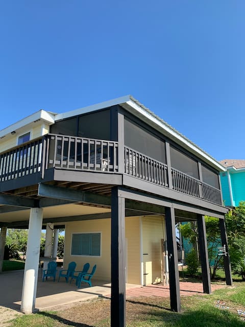 Beautiful 2 BR home on Matagorda Bay