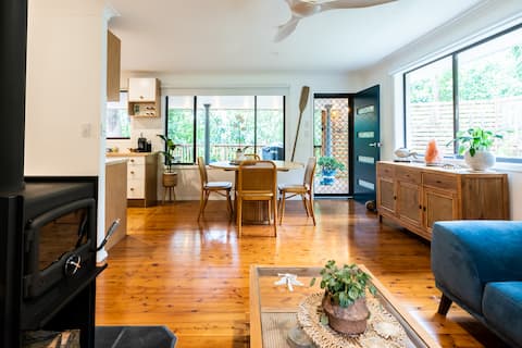 Woodlands Seaside: Coastal Calm in Avoca Beach