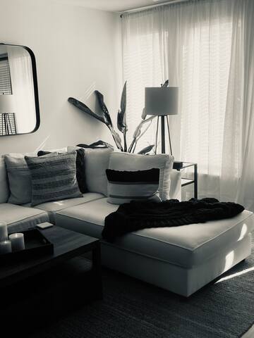 Lovely 2-bedroom Townhome gallery image 2