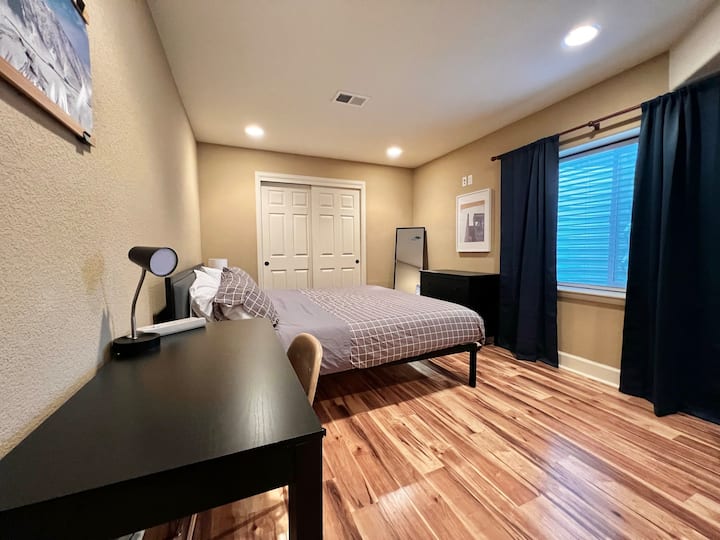 ห้องนอนเตียงคิงไซส์