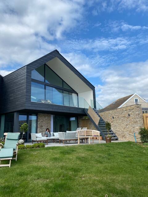 Modern Dorset beach house with hot tub and sauna