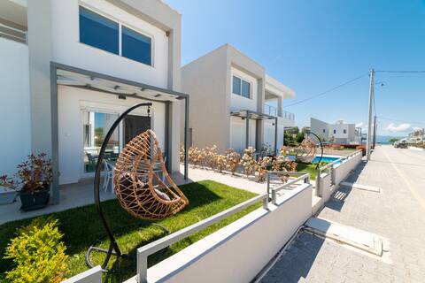 Thalassa Two-Bedroom Duplex with Garden