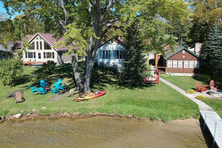 Lakefront Cottage-2Bdr-1.5Bth-Sleeps 6