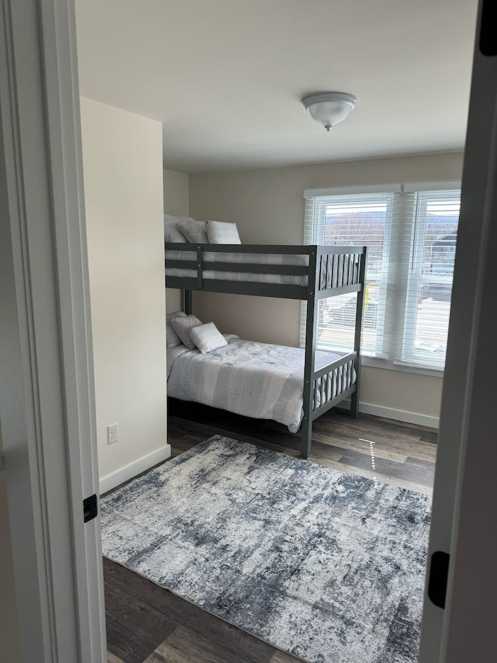 3间卧室中的3间二楼卧室-双层床