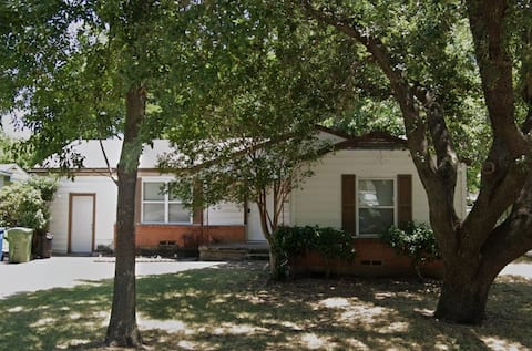 Cozy 3 bedroom in PRIME location!