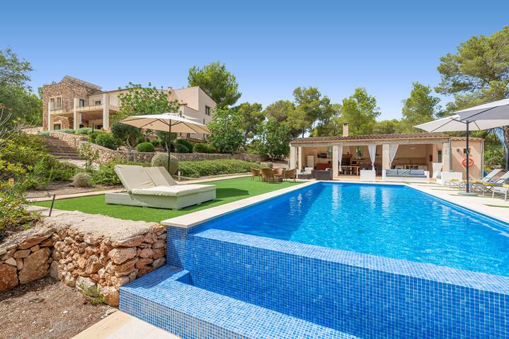 Lujosa “Villa Pins” con piscina entre naturaleza