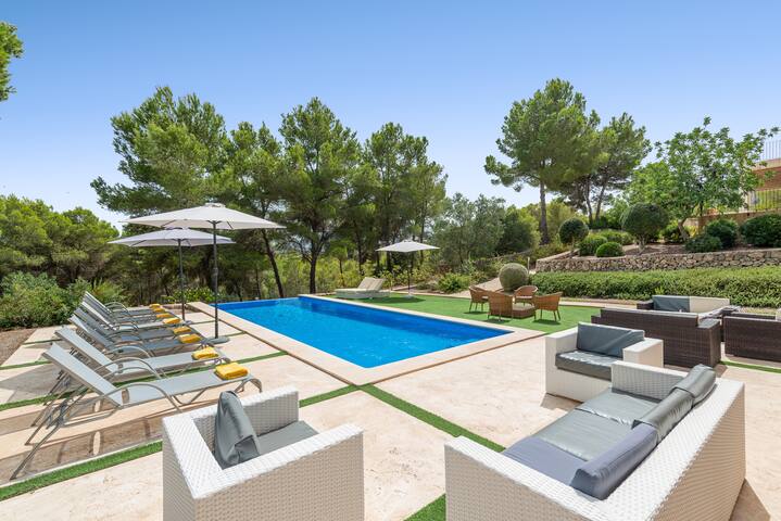 Lujosa “Villa Pins” con piscina entre naturaleza gallery image 2