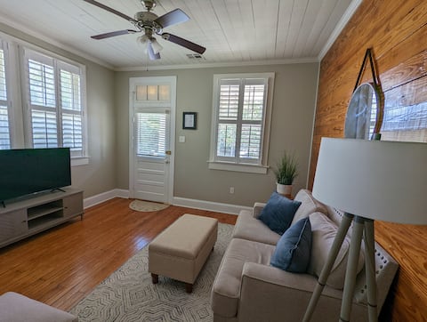 Charming Girod St. Shotgun in downtown Mandeville