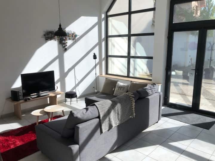 Maison 44m²  2 Pièces Climatisée, Parking, Jardin. - Barr
