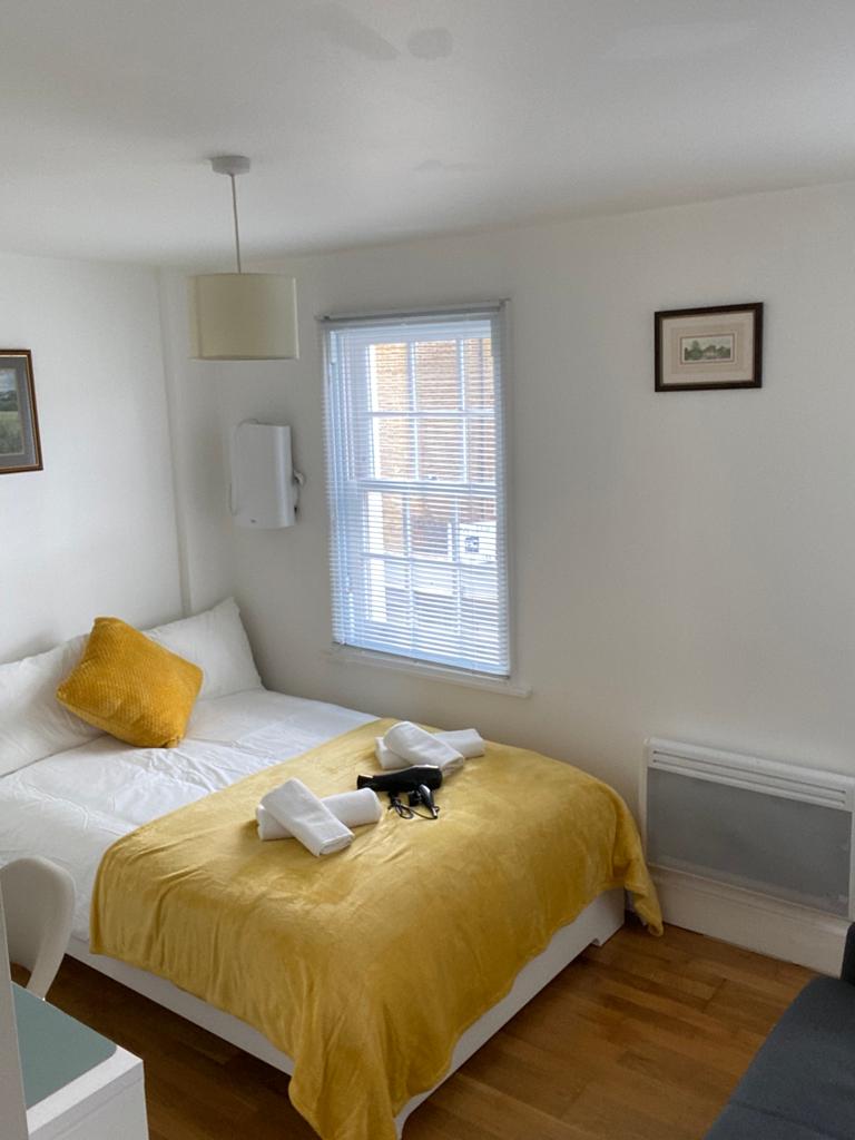 Lovely Private Bedroom near Euston Station (15) Condominiums for Rent