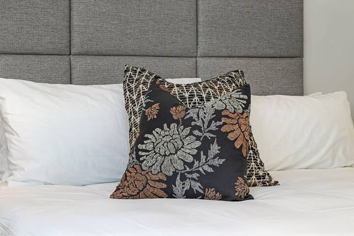 Vibrant Living in the heart of Sea Point (Apt 606) gallery image 3