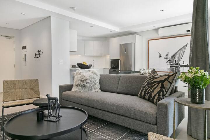 Vibrant Living in the heart of Sea Point (Apt 606) gallery image 5