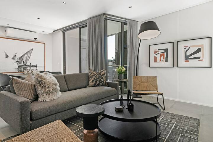 Vibrant Living in the heart of Sea Point (Apt 606)
