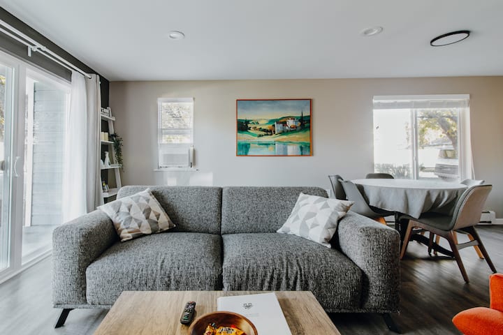 Style! Lux Kitchen. Spacious. 2 Queen Beds. - Renton, WA