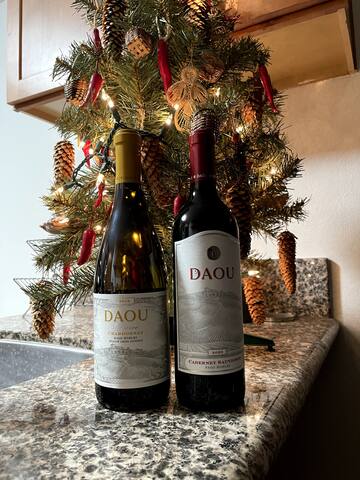 Ocean View – 1/2 Block off Hermosa Sand – 2 Garage gallery image 4