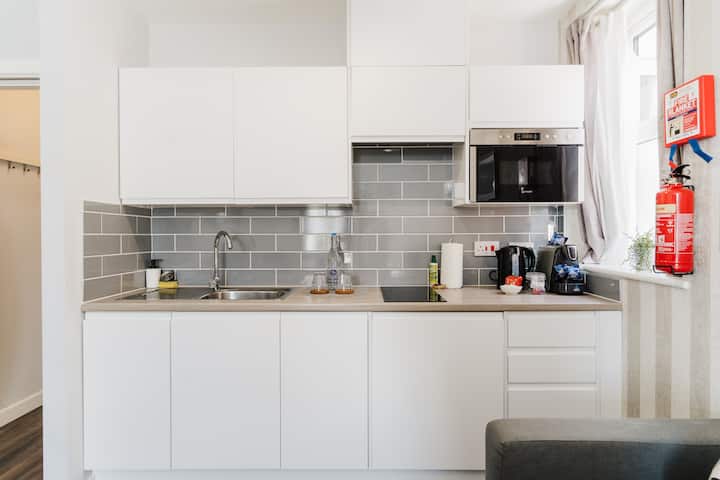 Modern Studio With Free Parking - Lytham St Annes