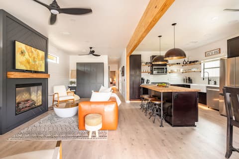 Successful Airbnb property: Heart of Old Town-Walk to Shops & Dining in Cottonwood