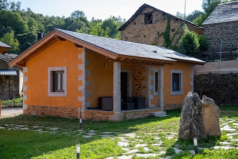 Popular Airbnb listing: Charming country houses in a unique natural setting in Castilla Y León