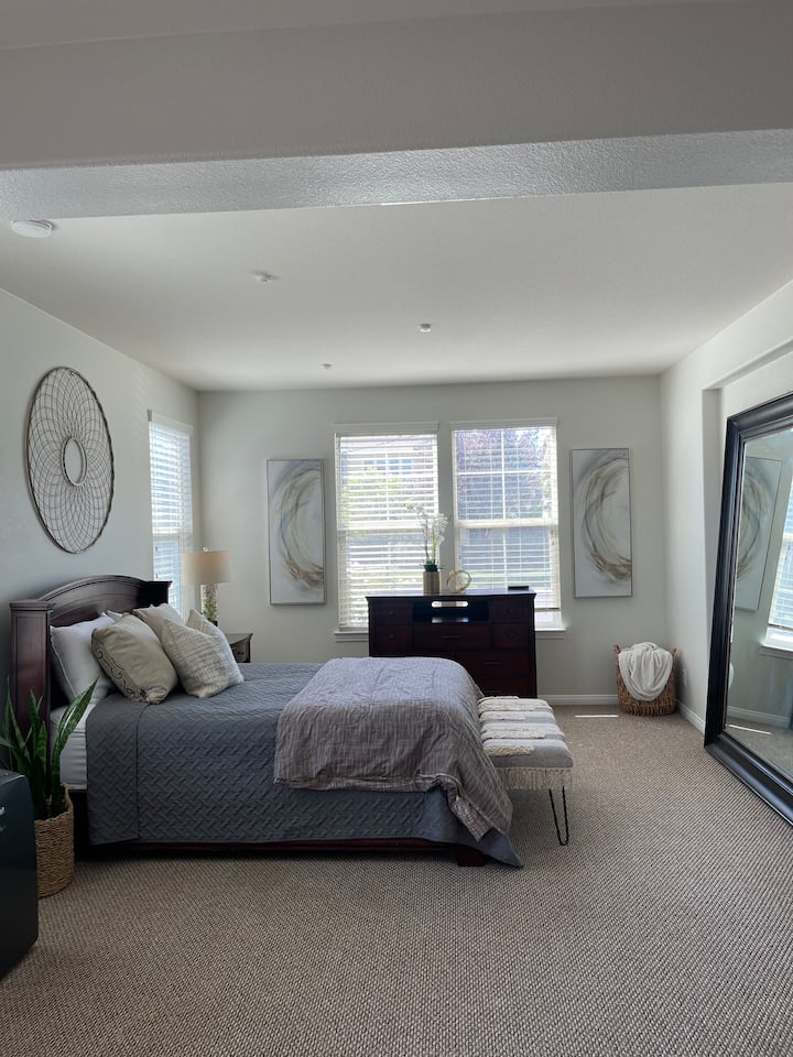 Suite with private entrance near wine country. Guest suites for Rent in Winchester, California