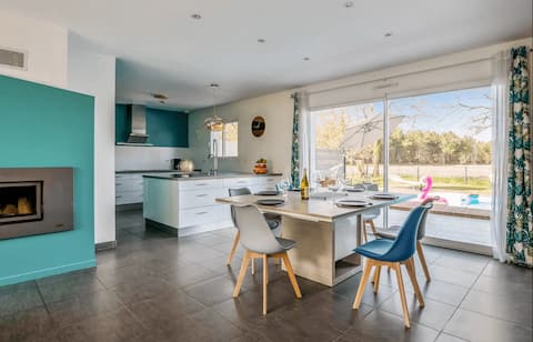 Quiet family home with secure pool