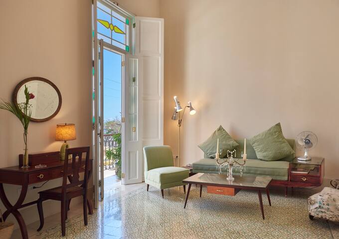 Laura Y Adnan managed Airbnb listing 1