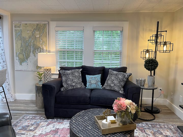 Spacious 1 Bedroom Cottage Close to Everything 5 Cottages for Rent in