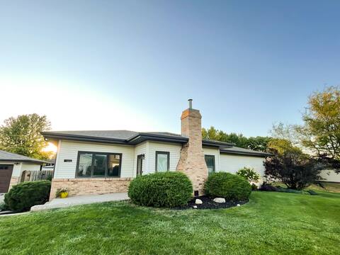 Comfortable Home w/ Hot Tub near I80