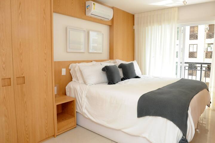 Charmoso flat Ipanema quadra da praia gallery image 2