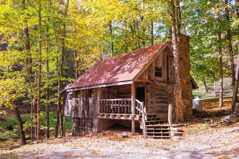Historic Pre-Civil War Cabin w/Hot Tub & Fireplace
