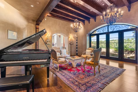 Ski Discounts! Luxury Estate with Hot Tub