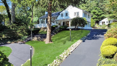 Modern Farm House ! Entertainers Dream 4000 Sqft